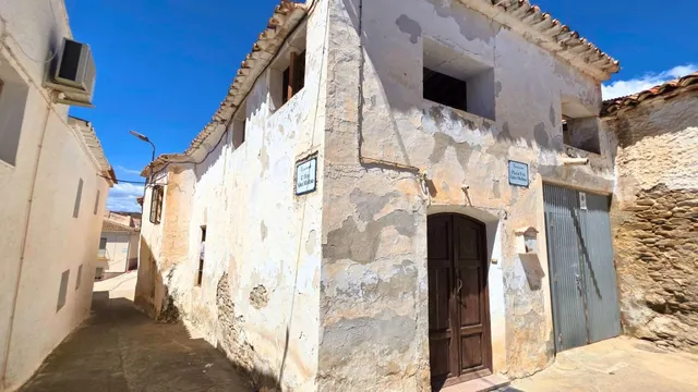 ¿Buscas espacio sin límites? 400 m2 de puro potencial en el 