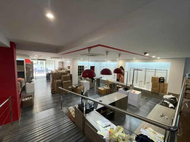 LOCAL COMERCIAL DE LLOGUER A SANTA MARGARIDA DE MONTBUI - BARRI SANT MAURE. — 2