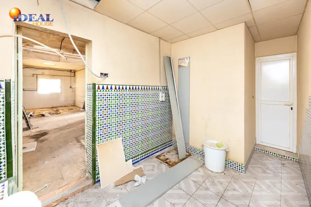 Local + vivienda en Avda. Cadiz — 44