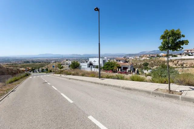 Venta de solar urbano en La Zubia (Zona Altos de La Zubia) — 13