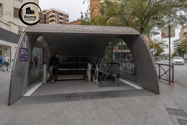 Piso de 87 m2 con 3 dormitorios en Pedro Antonio de Alarcón 27, junto a Recogidas — 48