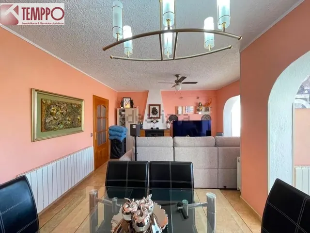 Chalet independiente con piscina privada, 5 dormitorios y placas solares en parcela de 450 m2 — 12