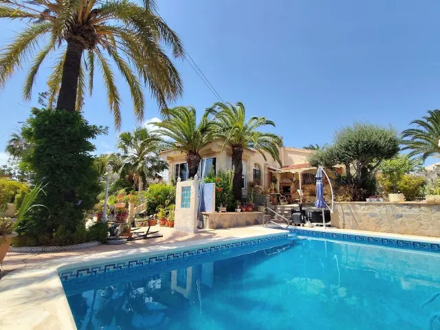 Villa 3 habitaciones 140m² en venta - Centro de la Ciudad Qu