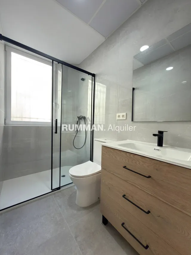 APARTAMENTO DE CUATRO DORMITORIOS — 10