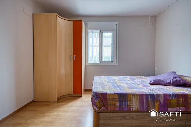 Casa con potencial ubicada en parcela 1000 m² Querol — 18
