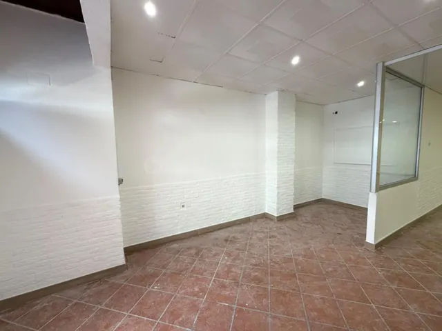Local comercial 130m² en venta - Estacion de autobuses — 2