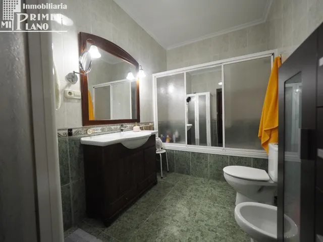 Amplia Casa en Venta con Excelentes Conexiones y Comodidades en Tomelloso — 14