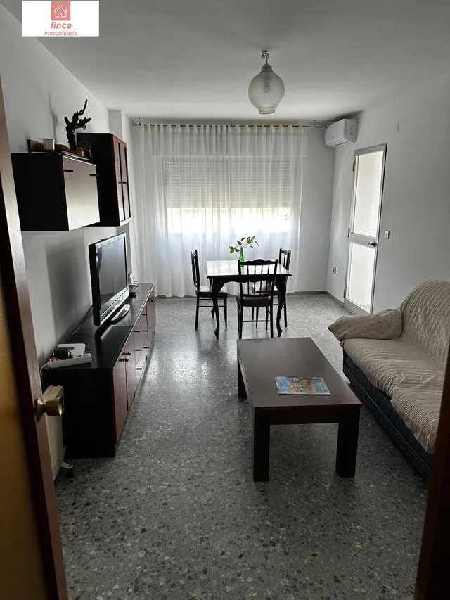 SE ALQUILA EN MONTIJO, PISO AMUEBLADO, LAS CUMBRES, CERCA DE