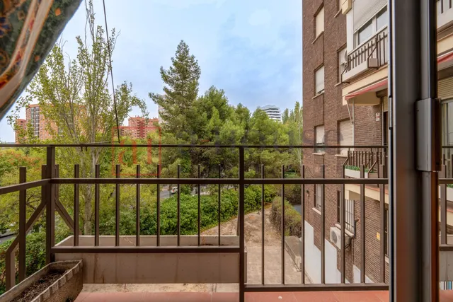 PISO EXTERIOR CON PISCINA  Y PLAZA DE GARAJE EN EL BARRIO DE ESTRELLA — 6