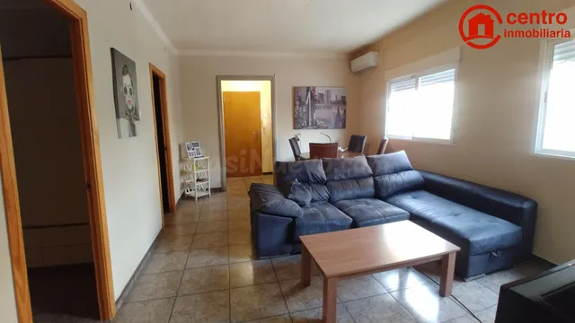 Amplio piso de 3 dormitorios junto a los Juzgados y Carreter