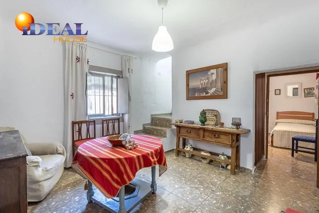 Amplia casa independiente de seis dormitorios a un paso del pantano de los Bermejales — 23