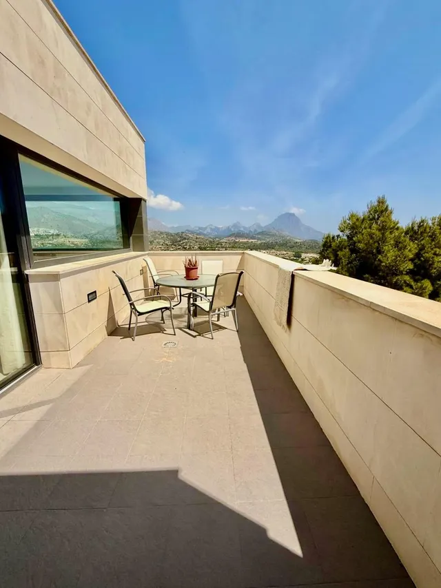 ESPECTACULAR VILLA DE LUJO CON PISCINA PRIVADA Y VISTAS AL PAISAJE EN RELLEU — 17