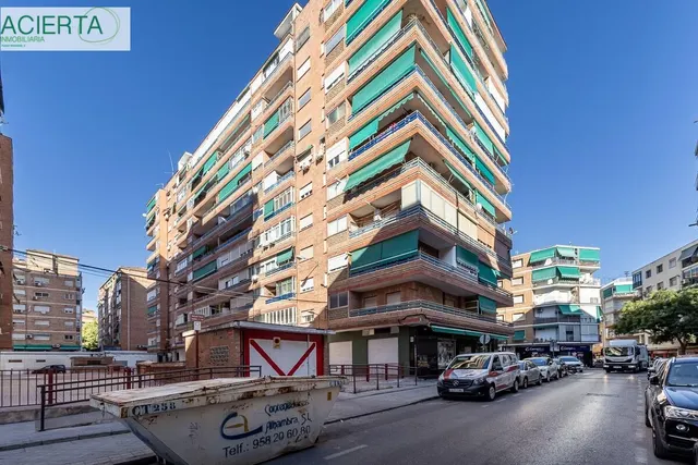 PISO REFORMADO JUNTO AVENIDA CADIZ — 35