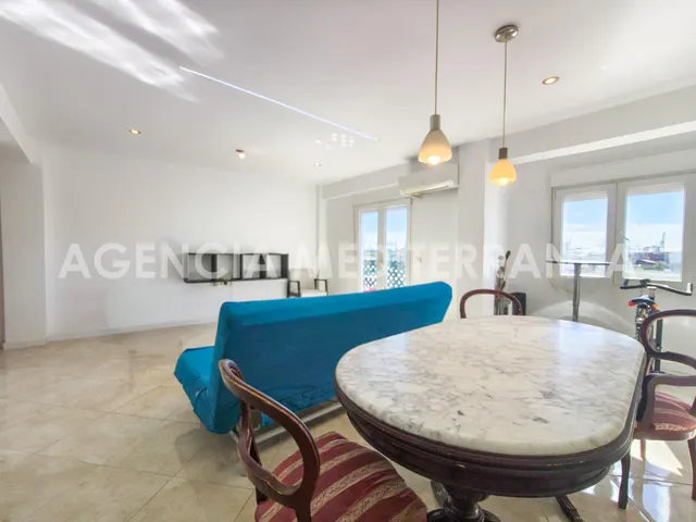 ¡Descubre esta encantadora vivienda, situada a pocos metros del Puerto de Valencia! — 9