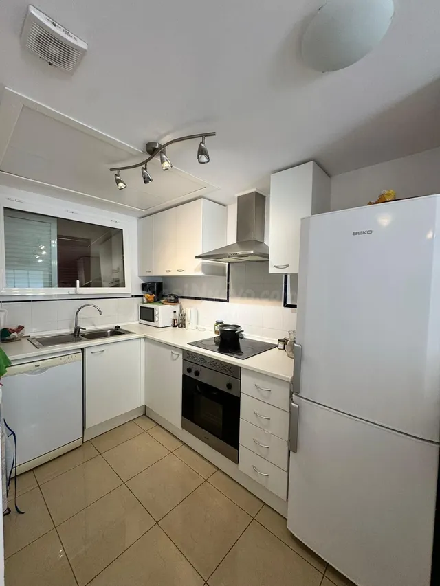 Precioso apartamento en planta baja con jardín privado, terr - foto 4