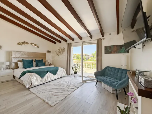 Excepcional Oportunidad de Inversión con Vistas al Mar en So - foto 4