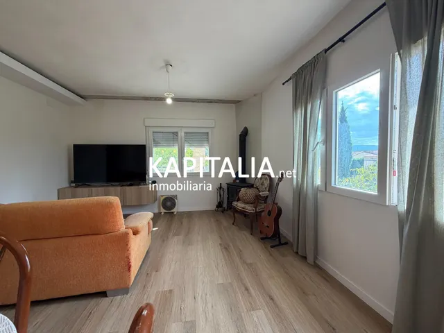 Chalet en venta en Ontinyent, a un paso del casco urbano y con bonitas vistas a la montaña. — 28