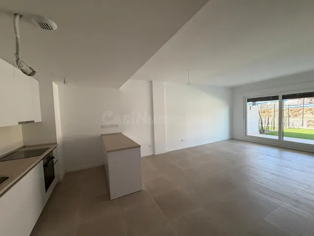 Bajo SUROESTE con altura de primera con terraza y jardín con vista al Mar — 5