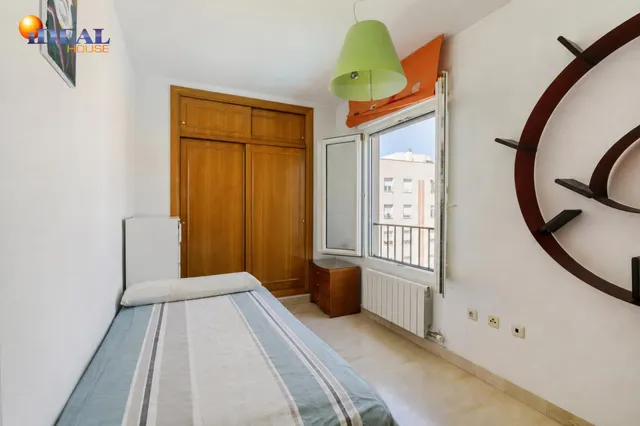 Excelente piso con vistas despejadas a sierra nevada — 16
