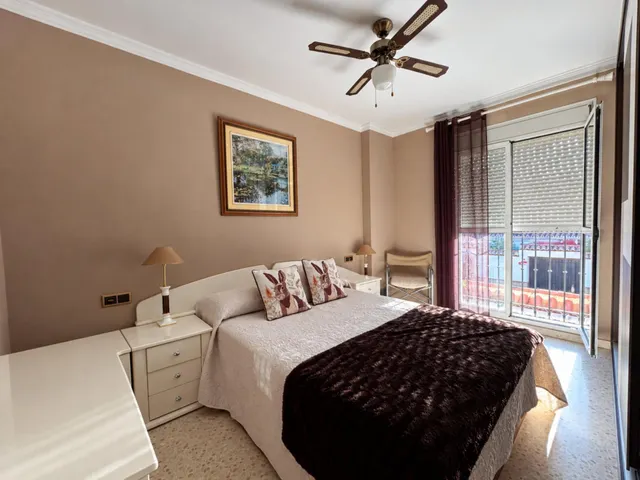 VIVIENDA CON PATIO, GARAJE Y COCINA EXTERIOR EN ZONA RESIDENCIAL — 11