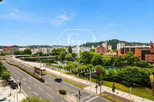 Dos terrazas y vistas abiertas al Urumea — 27