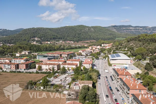Solar edificable + masia para reformar — 5