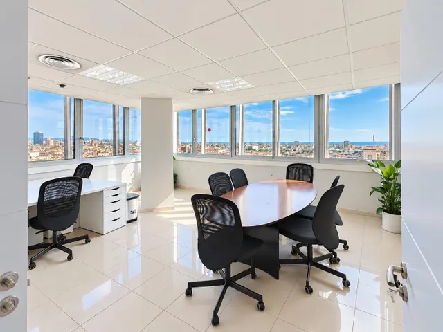 Oficina reformada en la 10.ª planta – Drassanes, Barcelona — 6