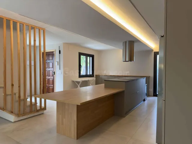 Casa Reformada, Moderna y a Solo 7 Minutos de la Playa – ¡Ub - foto 3