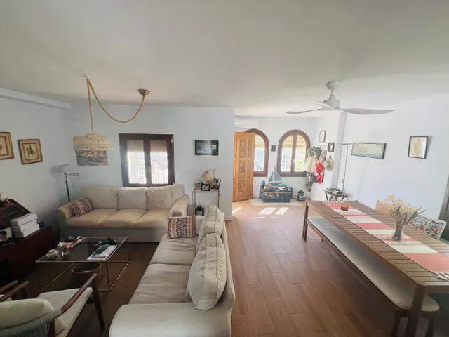 PAREADO EN VENTA EN LA COLINA A UN PASO DE LA PLAYA. — 14
