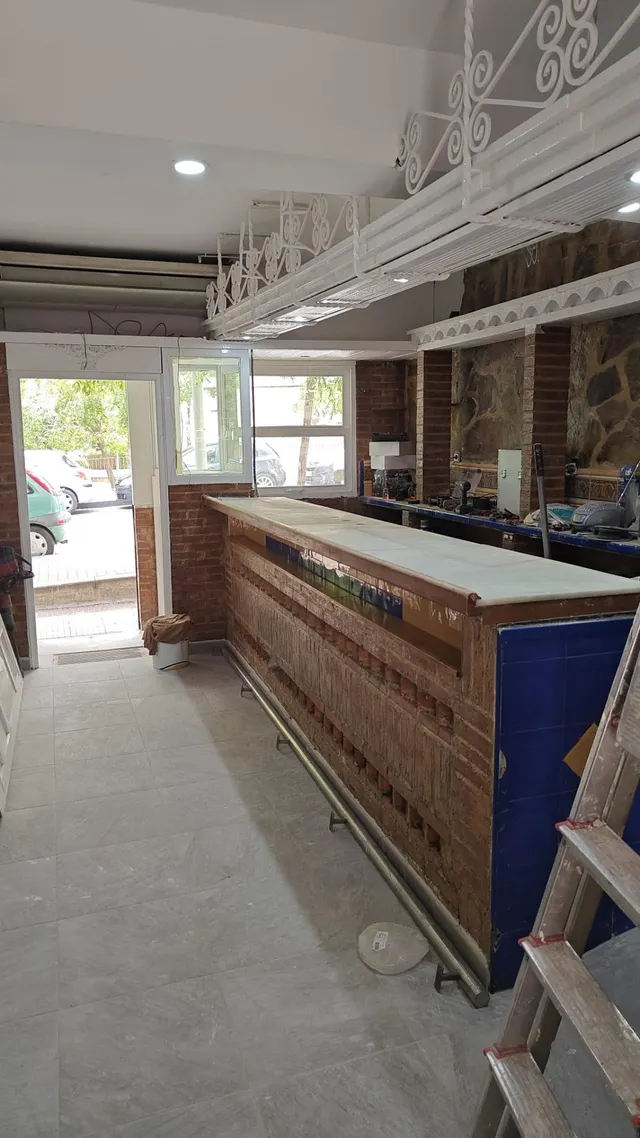 VENTA-LOCAL BAR- CON LICENCIA - CIUDAD DE LOS ANGELES-MADRID - — 27