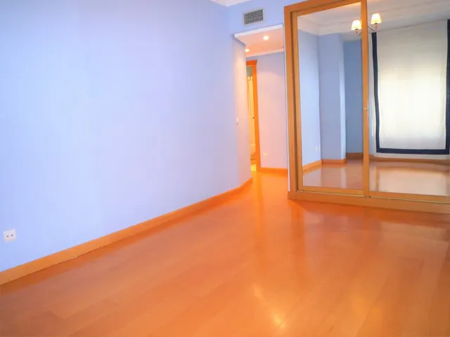 Se Vende Piso de 118 m2, reformado, en Don Jaime esquina Plaza del Pilar — 21