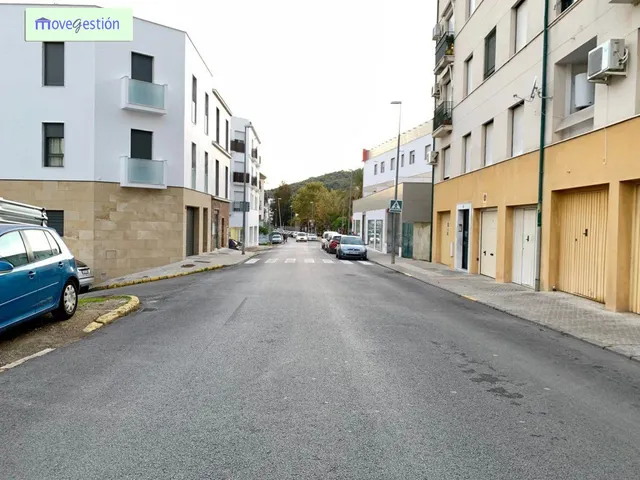 SOLARES EN ZONA CENTRO - UBRIQUE