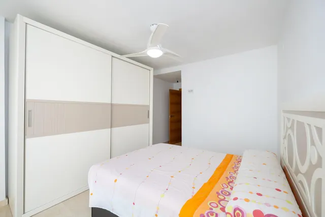 Dúplex de 4 dormitorios con vistas al mar, terraza y piscina en Velilla-Taramay — 33