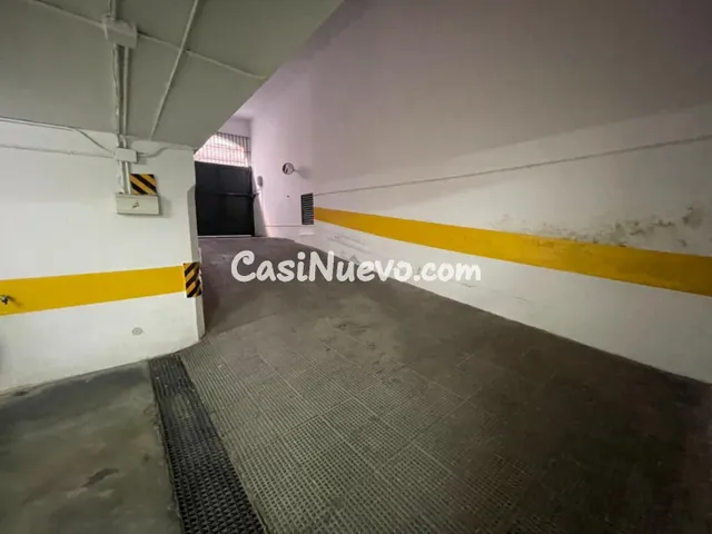 ¡Venta de plaza de garaje en pleno centro! - foto 4