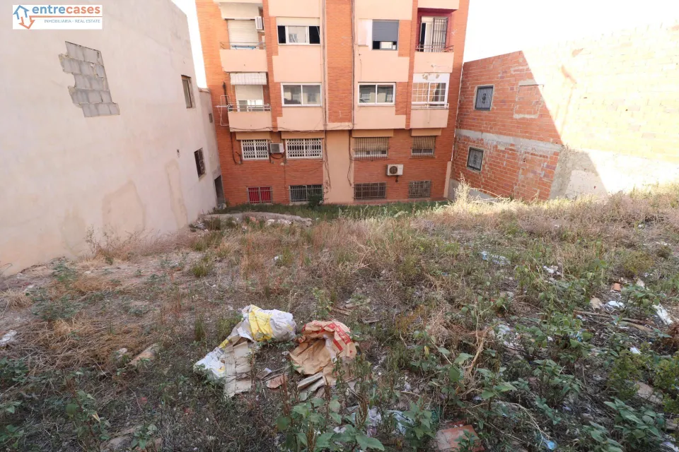 SOLAR CON MUCHAS POSIBILIDADES EN SAGUNTO