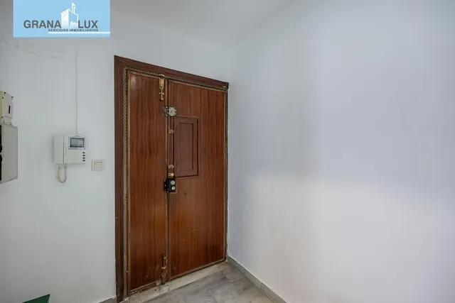 PISO JUNTO A RECOGIDAS — 19