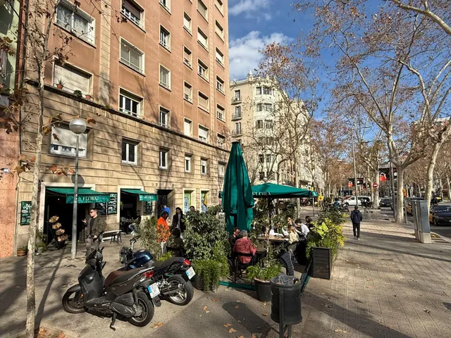 Local Comercial en venta frente al Parc de la Ciutadella. — 25