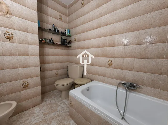 Espectacular piso de 3 habitaciones con patio y aire acondicionado en zona campoamor de Alicante — 29