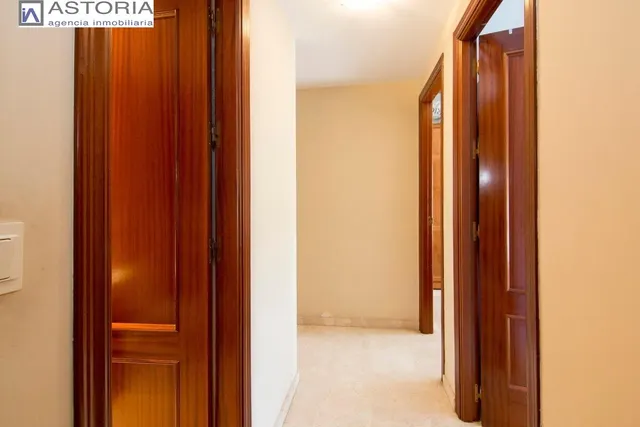 Magnifica vivienda con garaje en vergeles, junto a palacio de deportes — 11
