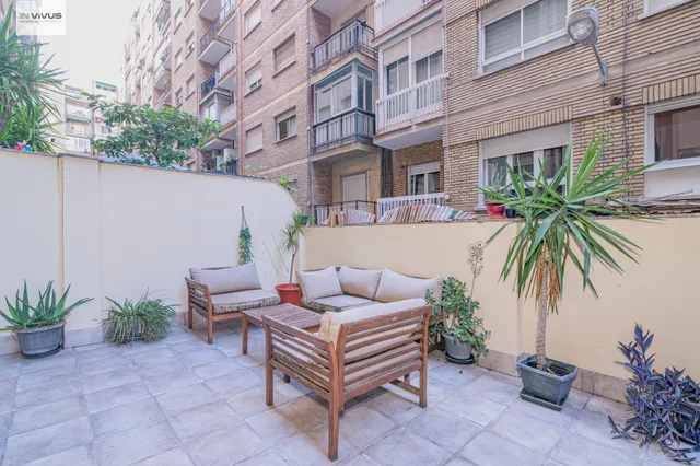 Oportunidad en alquiler de piso reformado de dos dormitorios con gran terraza en camino de ronda — 14