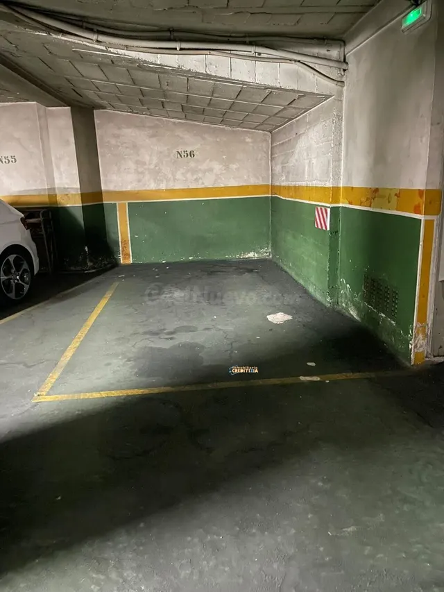 Garaje amplio en Castrelos Vigo para venta o alquiler - foto 2