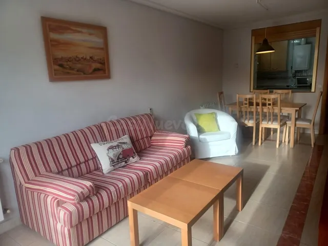 Apartamento céntrico totalmente amueblado con plaza de garaj - foto 2