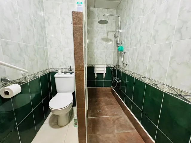 Chalet adosado de 3 dormitorios con garaje y piscina comunitaria en Playa Flamenca — 15