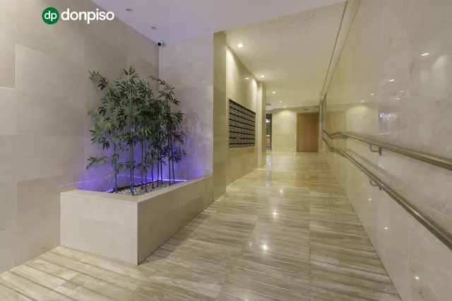 Piso en Calle Arabial con Vistas Despejadas al Parque García Lorca — 23