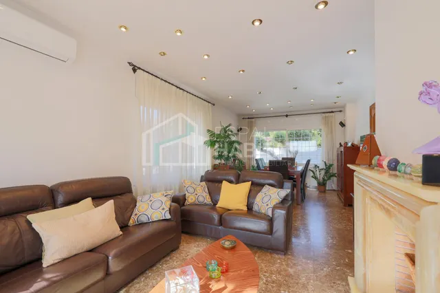 Casa a cuatro vientos en premia de dalt — 6