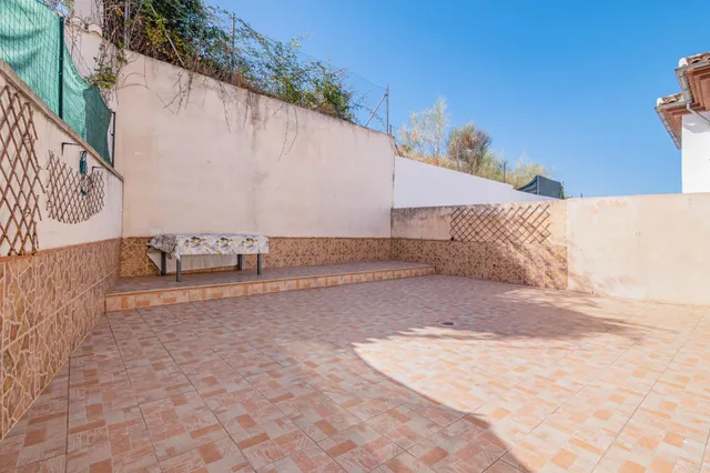 PRECIOSA CASA PAREADA EN JUN — 12