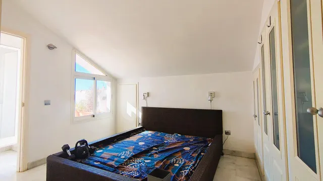 Ático Dúplex 3 habitaciones 158m² en venta - La Carolina-Guadalpín — 28