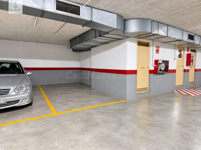 Plaza de garaje + trastero en huelin, a 250 m de la playa — 2