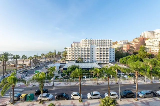 Exclusiva vivienda en primera línea de playa en el bajondillo – Torremolinos — 11