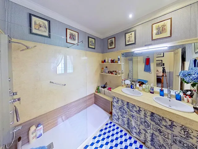 EXCELENTE PISO EN CALLE REJAS DE LA VIRGEN — 42